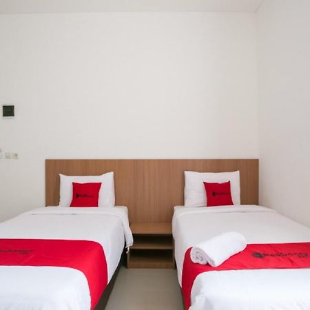 Reddoorz Syariah Near Lapangan Pancasila Simpang Lima Hostel Semarang Buitenkant foto