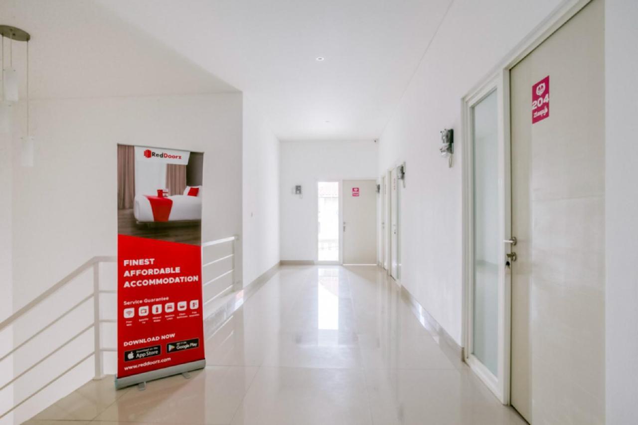 Reddoorz Syariah Near Lapangan Pancasila Simpang Lima Hostel Semarang Buitenkant foto